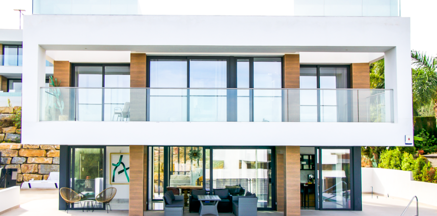 Villa Malaga, Spānijā 3 istabas, 275 m2 Nr. 161643