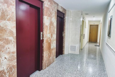 Apartamento en venta en Benidorm, Alicante, España 2 dormitorios, 113 m2 No. 190817 - foto 4