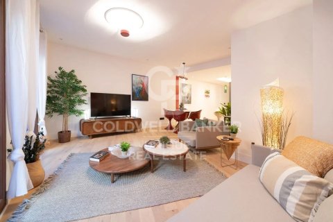 Apartment à vendre à Madrid, Espagne, 2 chambres, 120 m2 No. 157059 - photo 5