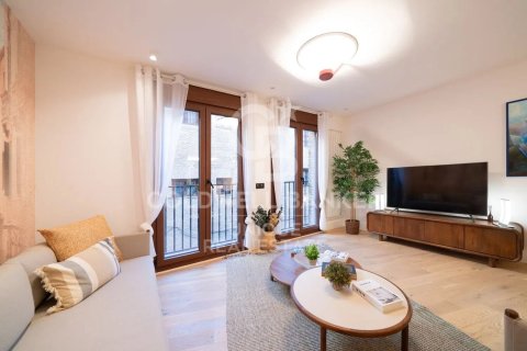 Apartment à vendre à Madrid, Espagne, 2 chambres, 120 m2 No. 157059 - photo 3