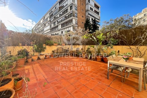 Apartment à vendre à Barcelona, Espagne, 3 chambres, 113 m2 No. 157057 - photo 3