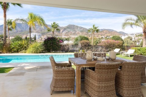 Willa w Marbella, Malaga, Hiszpania 3 sypialnie, 405 mkw. nr 156840 – zdjęcie 3