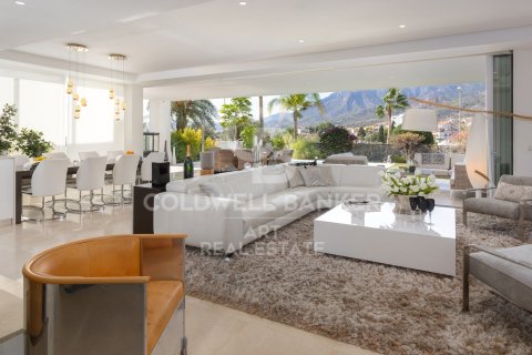 Willa w Marbella, Malaga, Hiszpania 3 sypialnie, 405 mkw. nr 156840 – zdjęcie 5