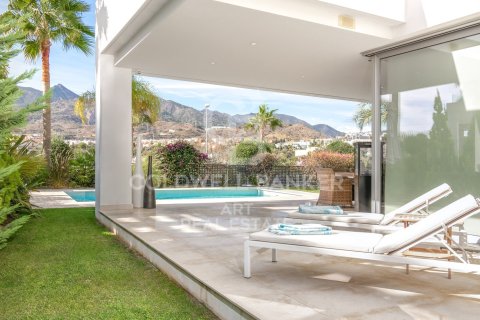 Villa till salu i Marbella, Malaga, Spanien 3 sovrum, 405 kvm. Nr. 156840 - foto 2
