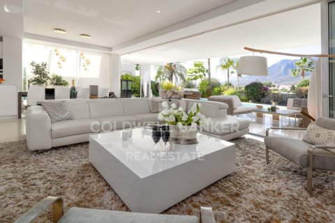 Willa w Marbella, Malaga, Hiszpania 3 sypialnie, 405 mkw. nr 156840 – zdjęcie 6