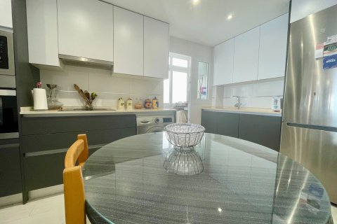 Huoneisto myytävänä Torrevieja, Alicante, Espanja, 3 makuuhuonetta, 91 m2 No. 137986 - kuva 13