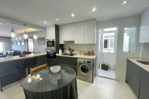 Huoneisto myytävänä Torrevieja, Alicante, Espanja, 3 makuuhuonetta, 91 m2 No. 137986 - kuva 14