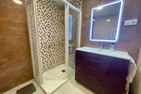 Huoneisto myytävänä Torrevieja, Alicante, Espanja, 3 makuuhuonetta, 91 m2 No. 137986 - kuva 19