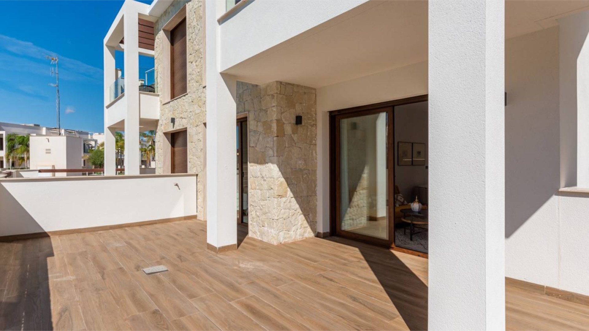 Bungalow i Balcones de VIVI, Torrevieja, Alicante, Spanien 2 sovrum, 62.9 kvm. Nr. 105545