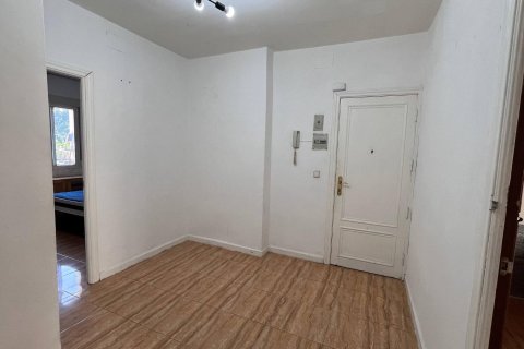 Apartment for sale in Madrid, Spain 2 bedrooms, 81 sq.m. No. 190790 - photo 2