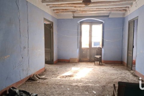 House for sale in Batea, Tarragona, Spain 8 bedrooms, 924 sq.m. No. 185585 - photo 6