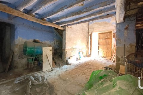 House for sale in Batea, Tarragona, Spain 8 bedrooms, 924 sq.m. No. 185585 - photo 5