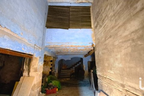 House for sale in Batea, Tarragona, Spain 8 bedrooms, 924 sq.m. No. 185585 - photo 3