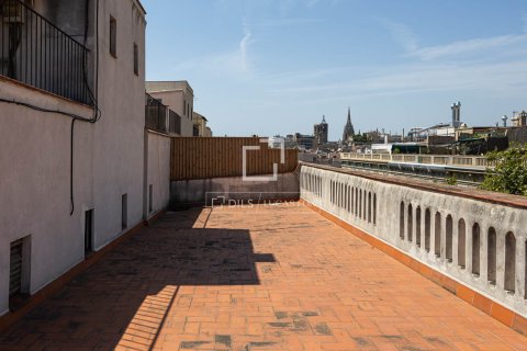 Takvåning till salu i Barcelona, Spanien 4 sovrum, 117 kvm. Nr. 194284 - foto 19
