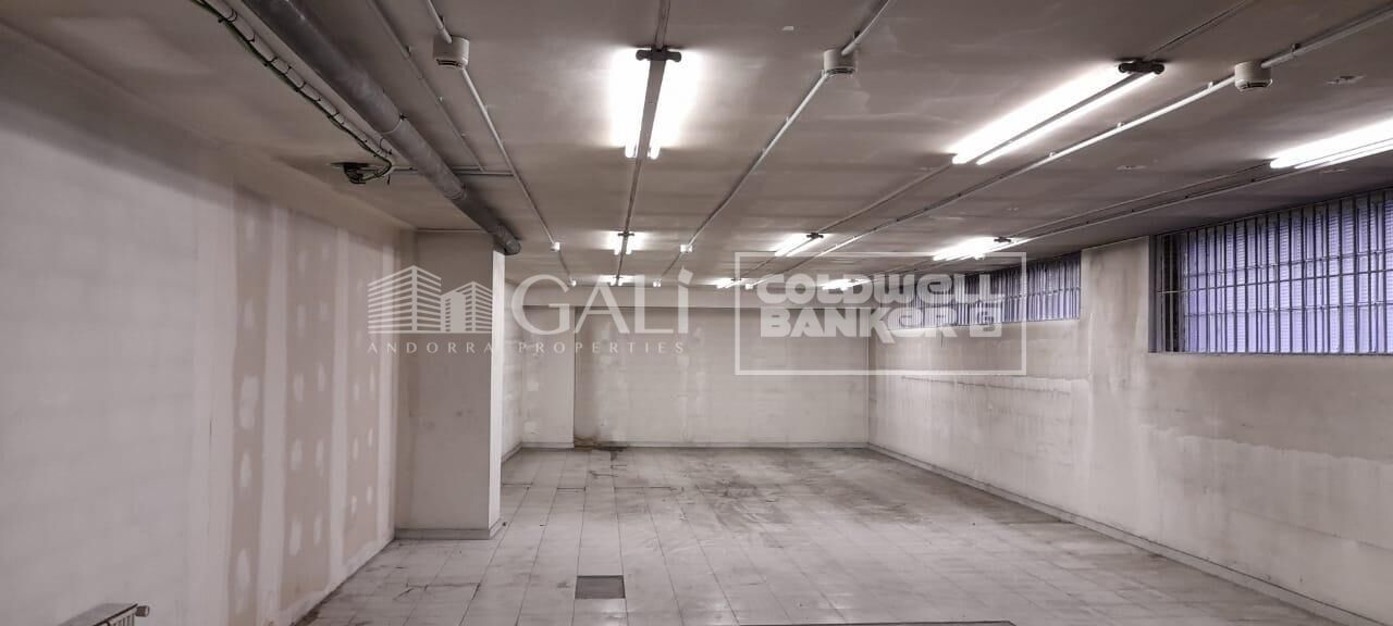 Парковка в Андорра, Лерида, Испания 121м2 №156995