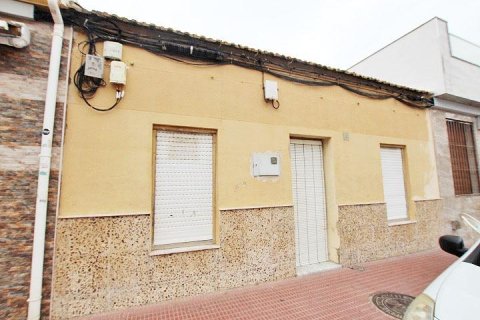 Townhouse for sale in Guardamar del Segura, Alicante, Spain 3 bedrooms, 128 sq.m. No. 183644 - photo 2