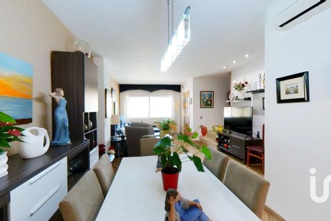 Kaupunkipientalo myytävänä El Vendrell, Tarragona, Espanja, 4 makuuhuonetta, 184 m2 No. 153409 - kuva 15