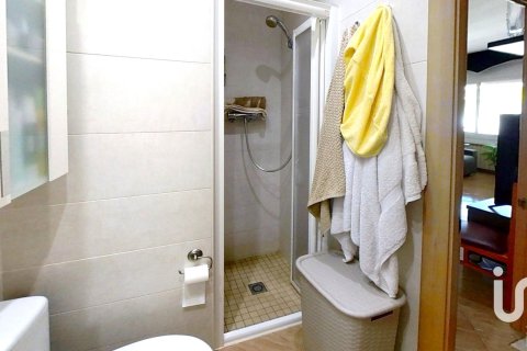 Kaupunkipientalo myytävänä El Vendrell, Tarragona, Espanja, 4 makuuhuonetta, 184 m2 No. 153409 - kuva 18