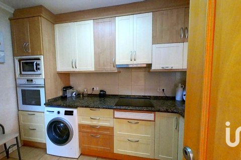 Kaupunkipientalo myytävänä El Vendrell, Tarragona, Espanja, 4 makuuhuonetta, 184 m2 No. 153409 - kuva 7