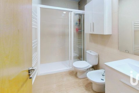 Kaupunkipientalo myytävänä El Vendrell, Tarragona, Espanja, 4 makuuhuonetta, 184 m2 No. 153409 - kuva 27