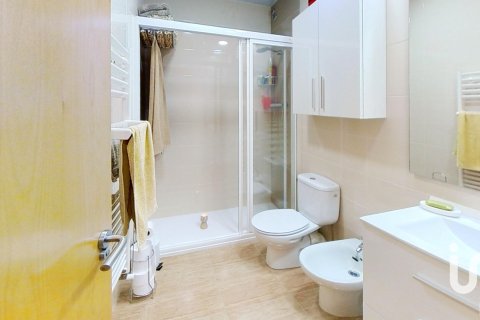 Kaupunkipientalo myytävänä El Vendrell, Tarragona, Espanja, 4 makuuhuonetta, 184 m2 No. 153409 - kuva 26