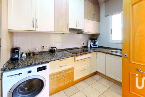 Kaupunkipientalo myytävänä El Vendrell, Tarragona, Espanja, 4 makuuhuonetta, 184 m2 No. 153409 - kuva 9