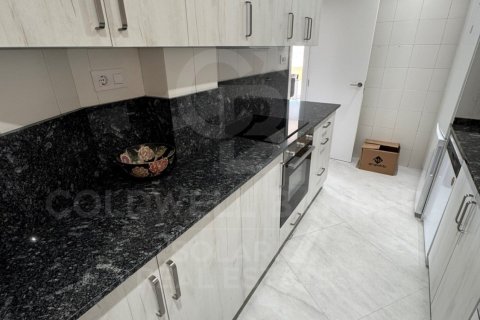 Lägenhet för uthyrning i Javea, Alicante, Spanien 2 sovrum, 120 kvm. Nr. 178423 - foto 10