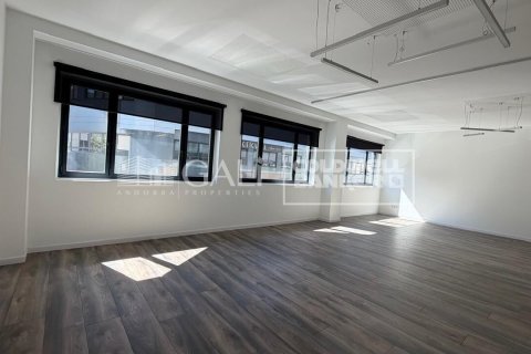 Toimisto vuokrattavana Principado De Andorra (Ninguna Poblacion Tiene C.P.), Lleida, Espanja , 112 m2 No. 178422 - kuva 2