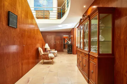 House for sale in Premia De Dalt, Barcelona, Spain 5 bedrooms, 407 sq.m. No. 167017 - photo 13