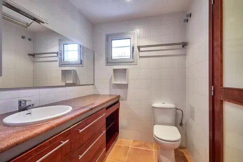House for sale in Premia De Dalt, Barcelona, Spain 5 bedrooms, 407 sq.m. No. 167017 - photo 2