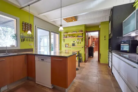 House for sale in Premia De Dalt, Barcelona, Spain 5 bedrooms, 407 sq.m. No. 167017 - photo 16