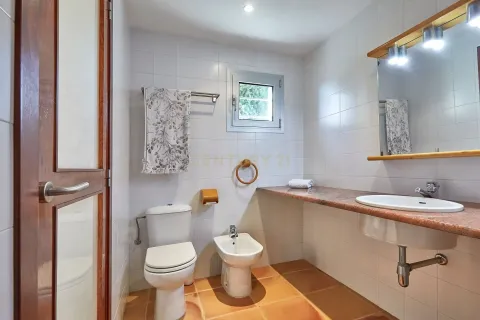 House for sale in Premia De Dalt, Barcelona, Spain 5 bedrooms, 407 sq.m. No. 167017 - photo 24