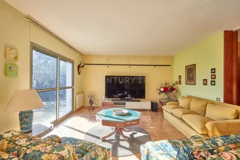 House for sale in Premia De Dalt, Barcelona, Spain 5 bedrooms, 407 sq.m. No. 167017 - photo 11