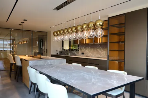 Huoneisto myytävänä Barcelona, Espanja, 4 makuuhuonetta, 362 m2 No. 167021 - kuva 2