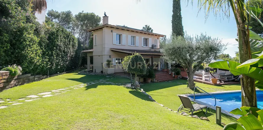 House à Sant Pere de Ribes, Barcelona, Espagne 5 chambres, 501 m2 No. 167019