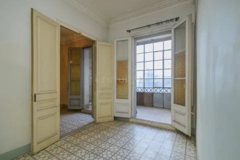 Apartment for sale in Barcelona, Spain 3 bedrooms, 150 sq.m. No. 167018 - photo 8