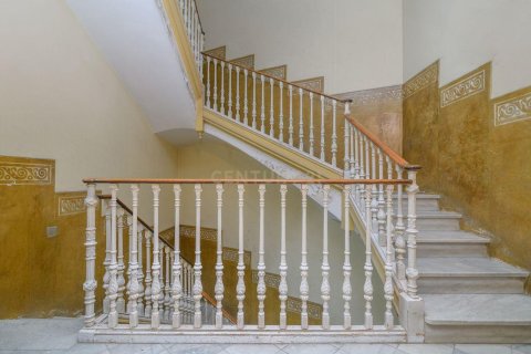 Apartment for sale in Barcelona, Spain 3 bedrooms, 150 sq.m. No. 167018 - photo 23