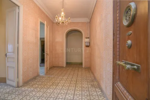 Apartment in Barcelona, Spain 3 bedrooms, 150 sq.m. No. 167018