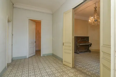 Apartment for sale in Barcelona, Spain 3 bedrooms, 150 sq.m. No. 167018 - photo 7