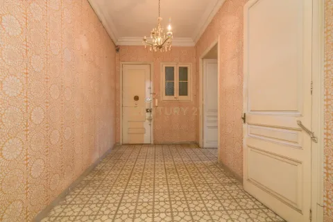 Apartment for sale in Barcelona, Spain 3 bedrooms, 150 sq.m. No. 167018 - photo 9