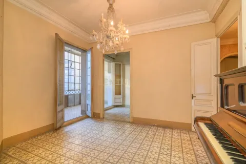 Apartment for sale in Barcelona, Spain 3 bedrooms, 150 sq.m. No. 167018 - photo 2