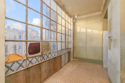 Apartment for sale in Barcelona, Spain 3 bedrooms, 150 sq.m. No. 167018 - photo 3