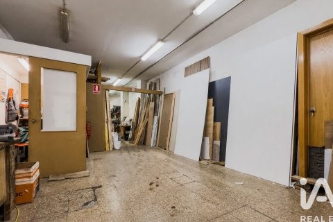 Продажа коммерческой недвижимости в Корнелья-де-Льобрегат, Барселона, Испания 154м2 №188030 - фото 3