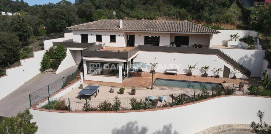 Dom w Begur, Girona, Hiszpania 5 sypialni, 380 mkw. nr 176903
