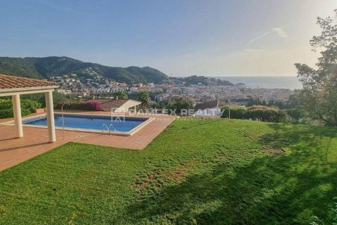 Dom w Tossa de Mar, Girona, Hiszpania 5 sypialni, 384 mkw. nr 176904 – zdjęcie 2