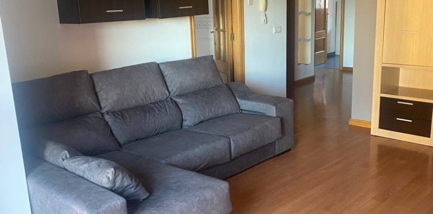 Apartment in Valverde de la Virgen, Leon, Spain 3 bedrooms, 79 sq.m. No. 184977