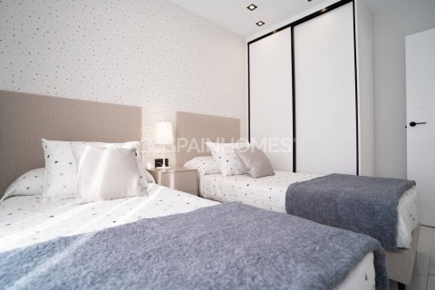 Kattohuoneisto myytävänä Pilar de la Horadada, Alicante, Espanja, 2 makuuhuonetta, 60 m2 No. 155345 - kuva 15