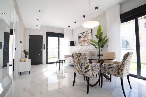 Penthäuser zum Verkauf in Pilar de la Horadada, Alicante, Spanien 2 Schlafzimmer, 60 m2 Nr. 155345 - Foto 4