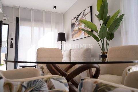 Kattohuoneisto myytävänä Pilar de la Horadada, Alicante, Espanja, 2 makuuhuonetta, 60 m2 No. 155345 - kuva 5