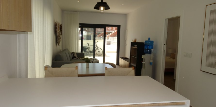Apartment à Pilar de la Horadada, Alicante, Espagne 2 chambres, 84 m2 No. 167666